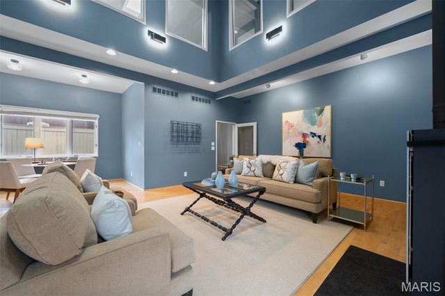 5089 Waterman Boulevard, St Louis, MO 63108