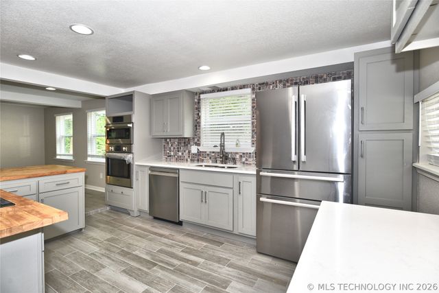 28082 E 121st Street S, Coweta, OK 74429