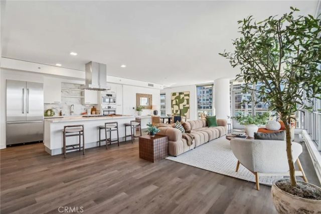 9 MacArthur Place 1507, Santa Ana, CA 92707