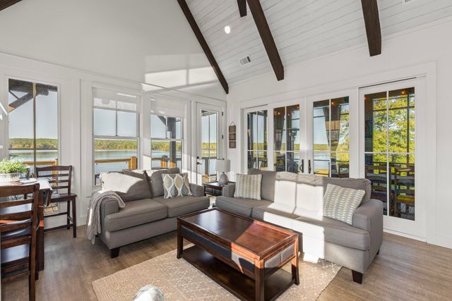 17 pickwick Point, Lumberton, MS 39455