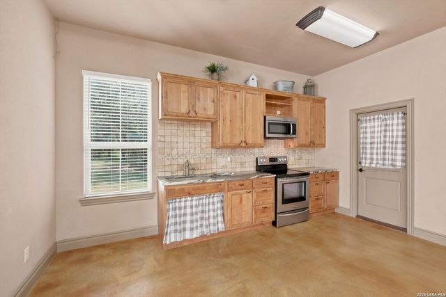 26310 E Rockwall, New Braunfels, TX 78132