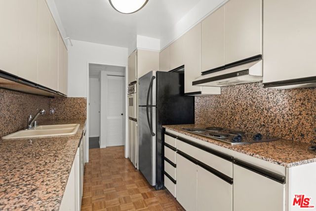 1300 Midvale Avenue 408, Los Angeles, CA 90024