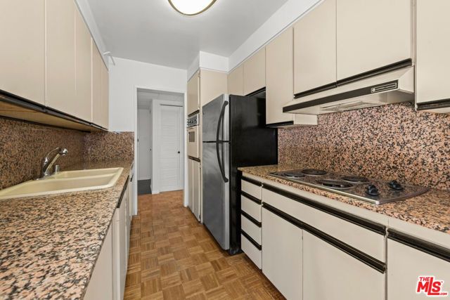 1300 Midvale Avenue 408, Los Angeles, CA 90024