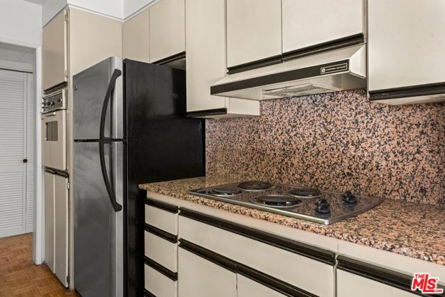 1300 Midvale Avenue 408, Los Angeles, CA 90024