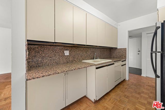 1300 Midvale Avenue 408, Los Angeles, CA 90024