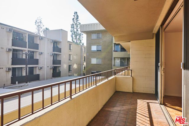 1300 Midvale Avenue 408, Los Angeles, CA 90024