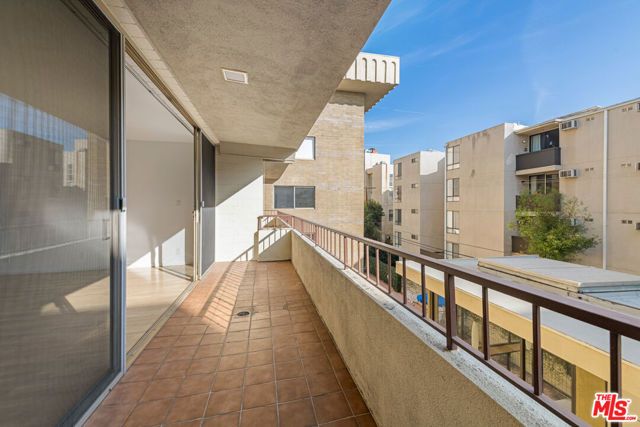 1300 Midvale Avenue 408, Los Angeles, CA 90024