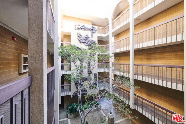 1300 Midvale Avenue 408, Los Angeles, CA 90024