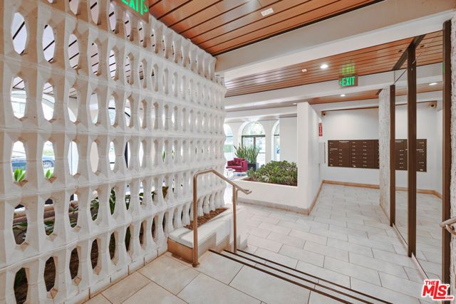 1300 Midvale Avenue 408, Los Angeles, CA 90024