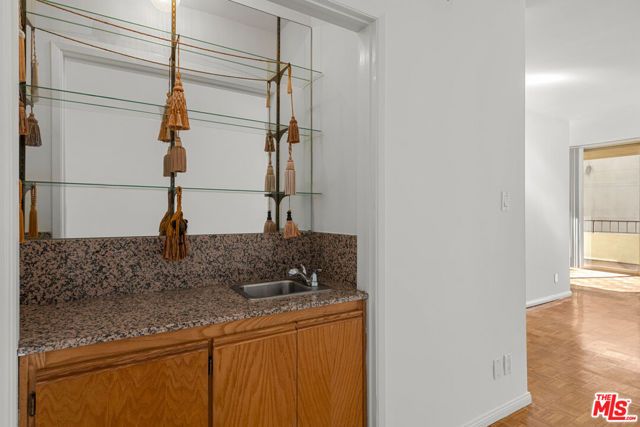 1300 Midvale Avenue 408, Los Angeles, CA 90024