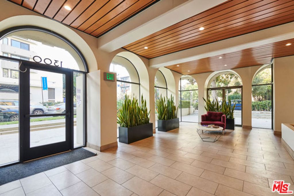 1300 Midvale Avenue 408, Los Angeles, CA 90024