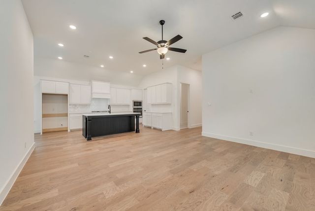 636 Caprice Bluff, Fate, TX 75189