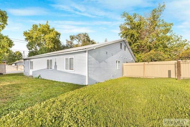 462 E 17th Street, Idaho Falls, ID 83404