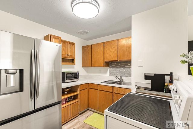 462 E 17th Street, Idaho Falls, ID 83404