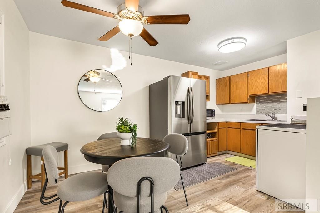 Image 5 of property listing at 462 E 17th Street, Idaho Falls, ID 83404