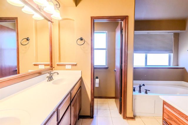 9301 SW 24th Street, Oklahoma City, OK 73128