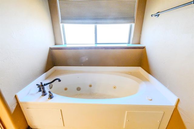 9301 SW 24th Street, Oklahoma City, OK 73128