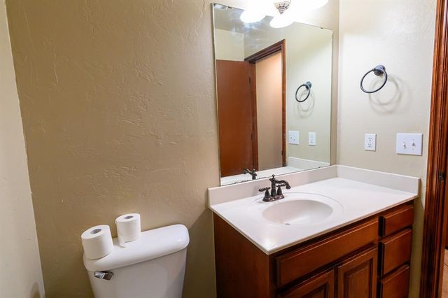 9301 SW 24th Street, Oklahoma City, OK 73128