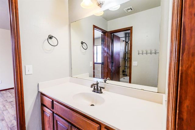 9301 SW 24th Street, Oklahoma City, OK 73128