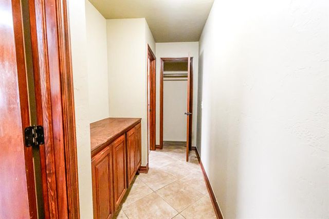 9301 SW 24th Street, Oklahoma City, OK 73128