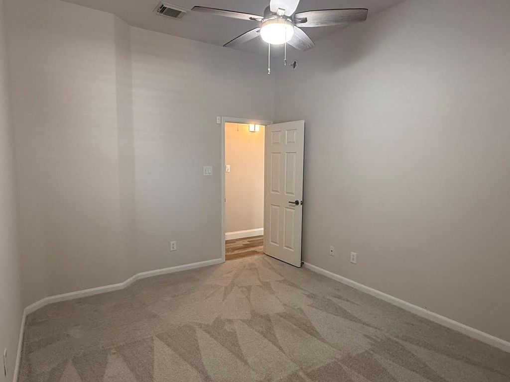 Image 15 of property listing at 2015 Rustic Oak Lane N, Richmond, TX 77469