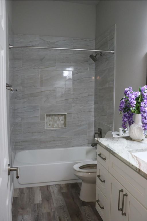 Image 17 of property listing at 2015 Rustic Oak Lane N, Richmond, TX 77469