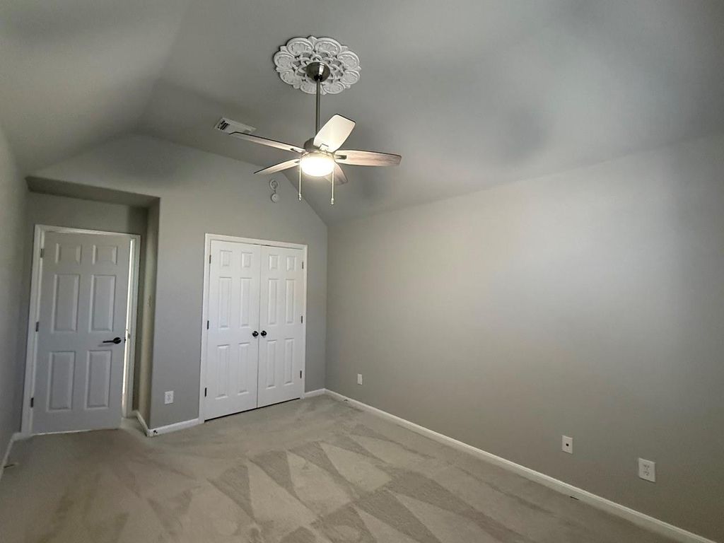 Image 18 of property listing at 2015 Rustic Oak Lane N, Richmond, TX 77469