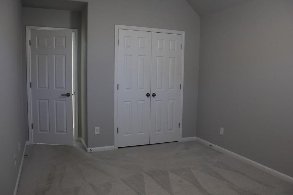 Image 21 of property listing at 2015 Rustic Oak Lane N, Richmond, TX 77469