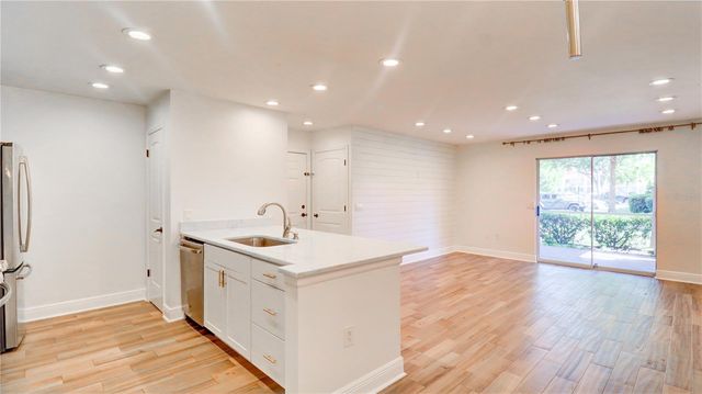 9481 HIGHLAND OAK DRIVE 1001, Tampa, FL 33647