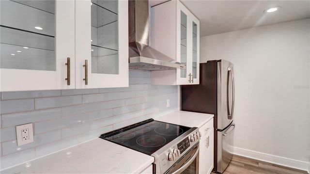 9481 HIGHLAND OAK DRIVE 1001, Tampa, FL 33647