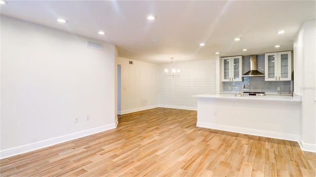 9481 HIGHLAND OAK DRIVE 1001, Tampa, FL 33647