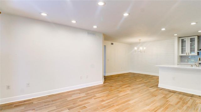 9481 HIGHLAND OAK DRIVE 1001, Tampa, FL 33647