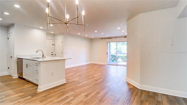 9481 HIGHLAND OAK DRIVE 1001, Tampa, FL 33647