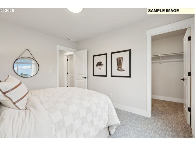 708 Magnolia Ave 44, Woodburn, OR 97071