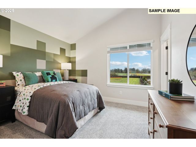 708 Magnolia Ave 44, Woodburn, OR 97071