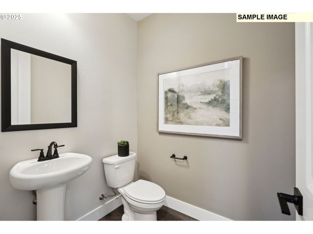 708 Magnolia Ave 44, Woodburn, OR 97071