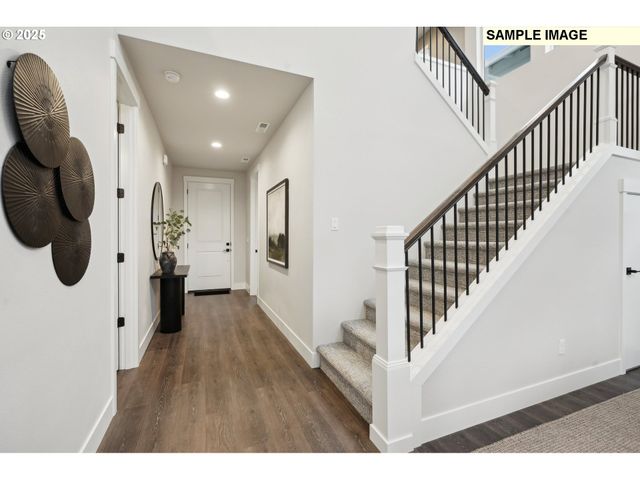 708 Magnolia Ave 44, Woodburn, OR 97071