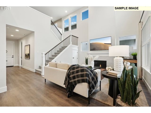 708 Magnolia Ave 44, Woodburn, OR 97071