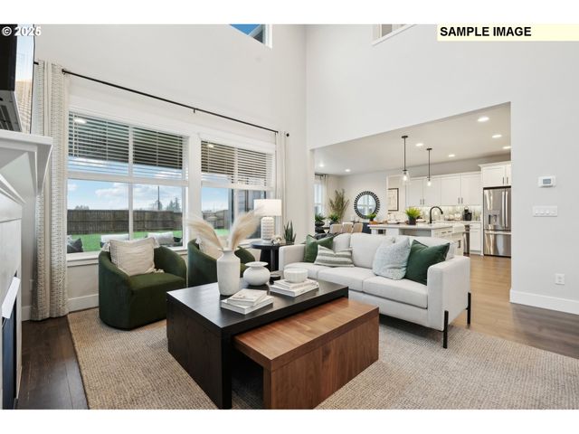 708 Magnolia Ave 44, Woodburn, OR 97071