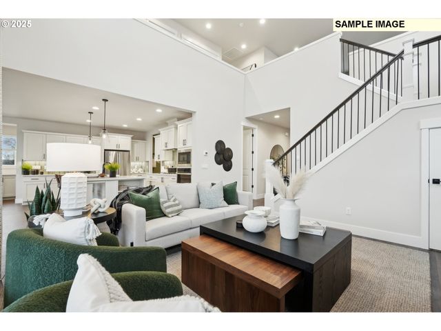 708 Magnolia Ave 44, Woodburn, OR 97071