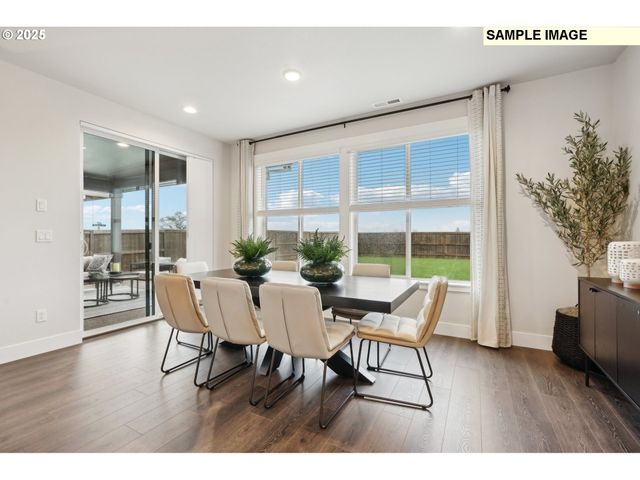 708 Magnolia Ave 44, Woodburn, OR 97071