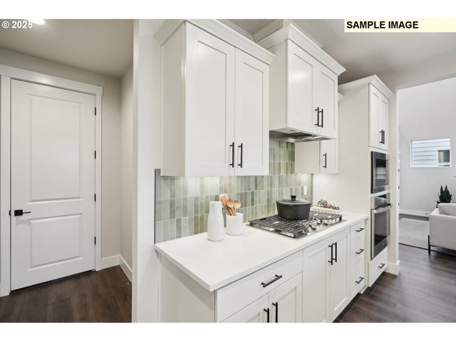 708 Magnolia Ave 44, Woodburn, OR 97071