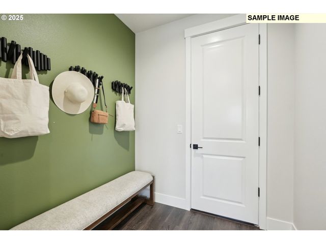 708 Magnolia Ave 44, Woodburn, OR 97071