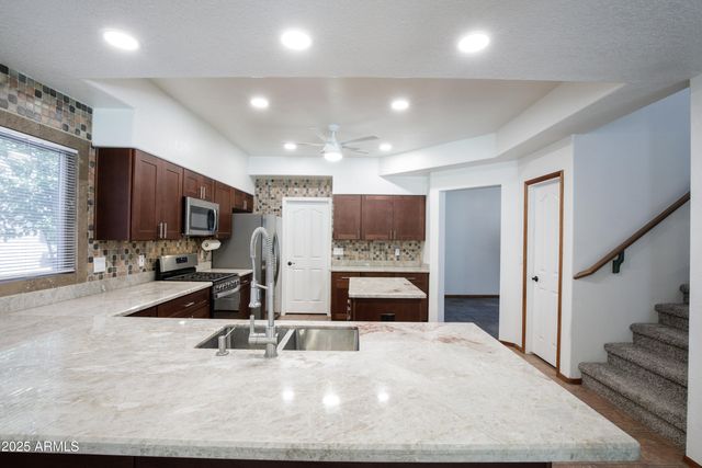 7326 W PERSHING Avenue, Peoria, AZ 85381