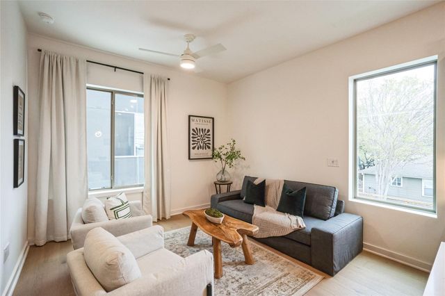 700 Denson DR 1101, Austin, TX 78752