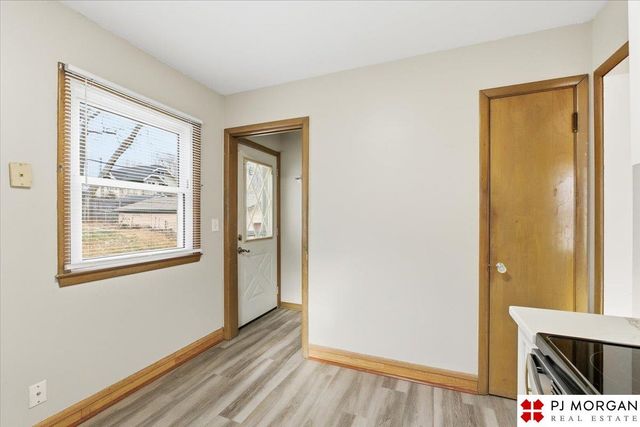 2112 S 49th Street, Omaha, NE 68106