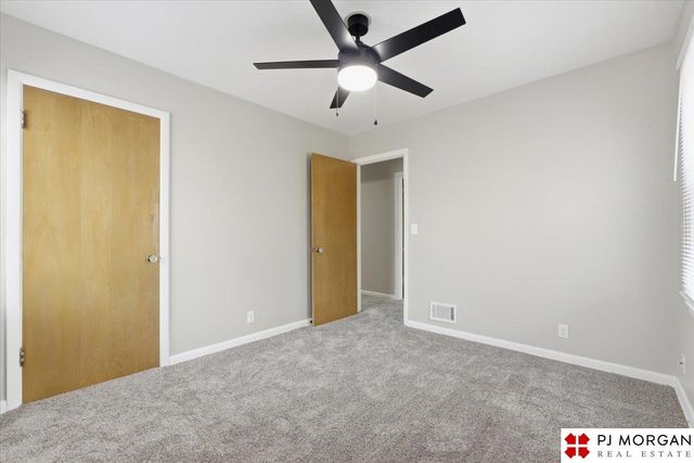 2112 S 49th Street, Omaha, NE 68106