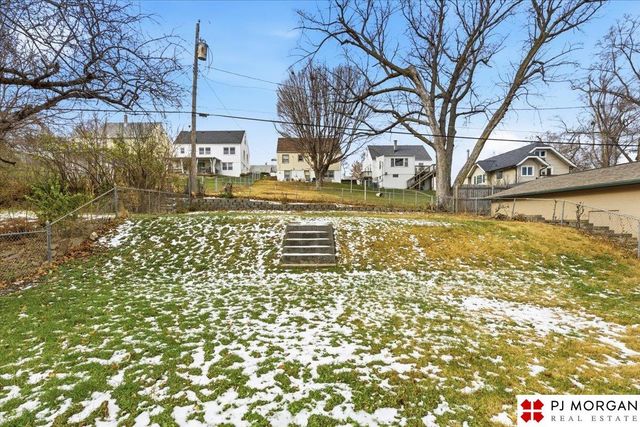 2112 S 49th Street, Omaha, NE 68106