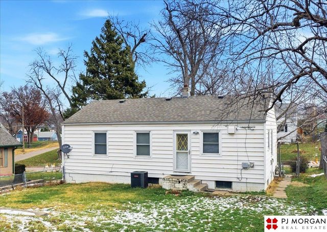 2112 S 49th Street, Omaha, NE 68106