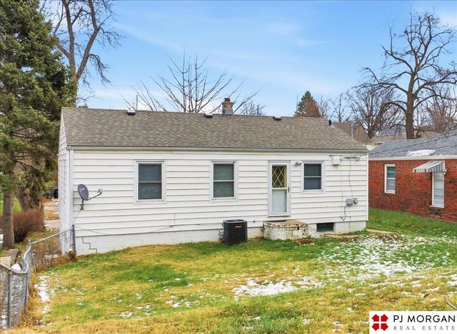 2112 S 49th Street, Omaha, NE 68106